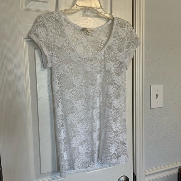 Sheer white lace top - Picture 1 of 3